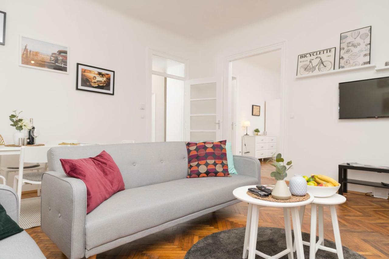 Spittelau Chillout Lounge Spacious Bright Contactless Selfcheckin Vienne
