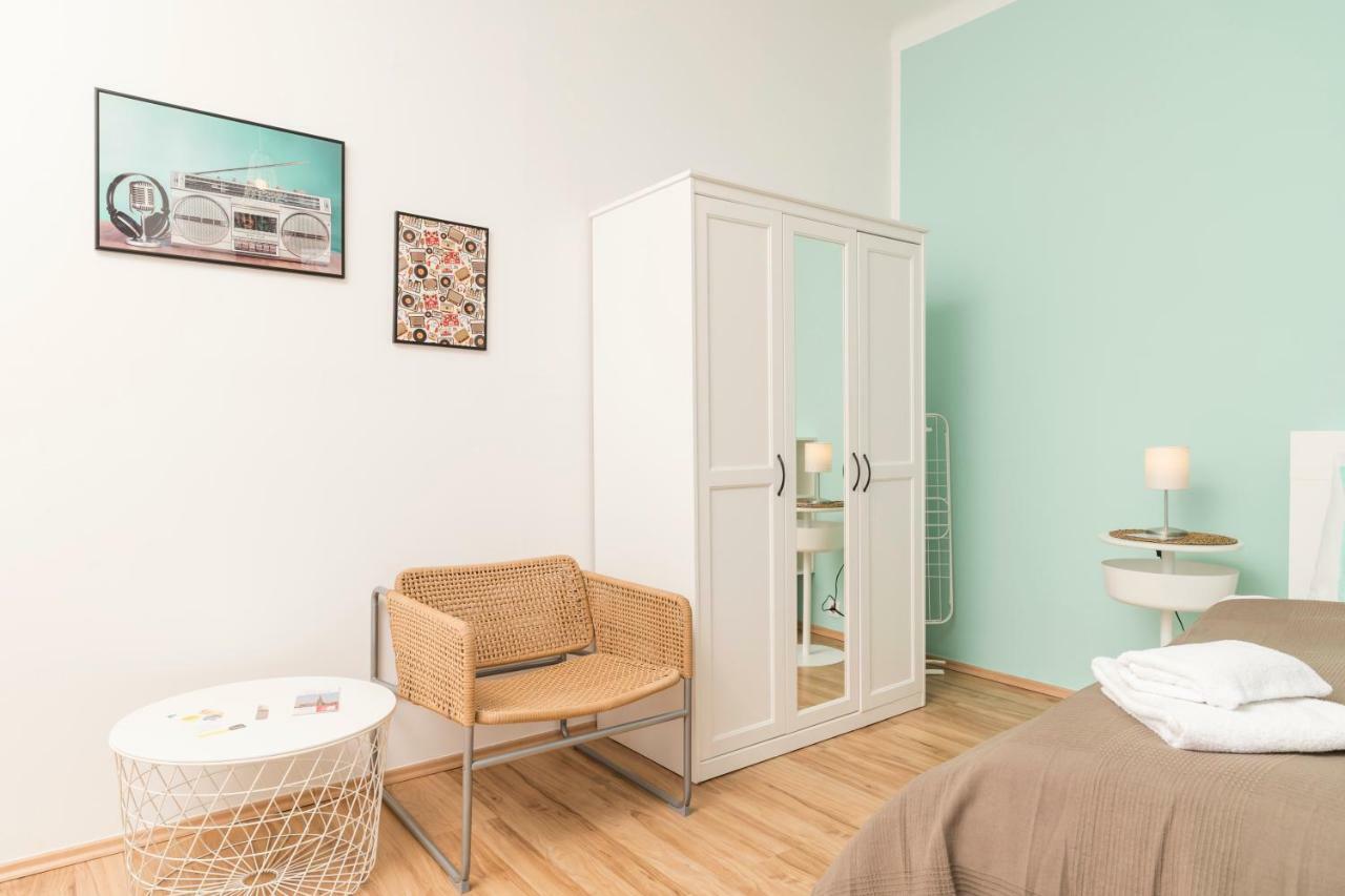 Spittelau Chillout Lounge Spacious Bright Contactless Selfcheckin Vienne